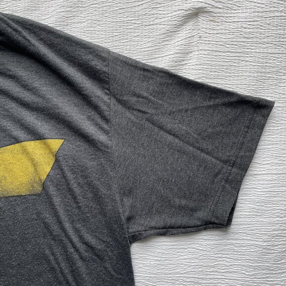 Pokémon Pikachu Grey/Yellow T-Shirt Size Large - Picture 3 of 7